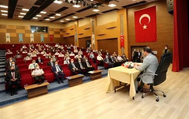Vali Varol, Suluova'da muhtarlarla bir araya geldi Vali Varol, Suluova'da muhtarlarla bir araya geldi