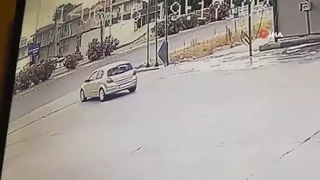 Yolun karşısına geçmeye çalışırken feci şekilde can verdi