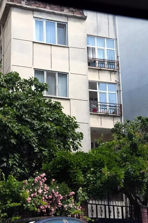 2 yaşındaki kızını pencereden aşağı attı, cani annenin ifadesi kan dondurdu: Bana cinler geldi ve kızımı aşağı atmamı söyledi 2 yaşındaki kızını pencereden aşağı attı, cani annenin ifadesi kan dondurdu: Bana cinler geldi ve kızımı aşağı atmamı söyledi