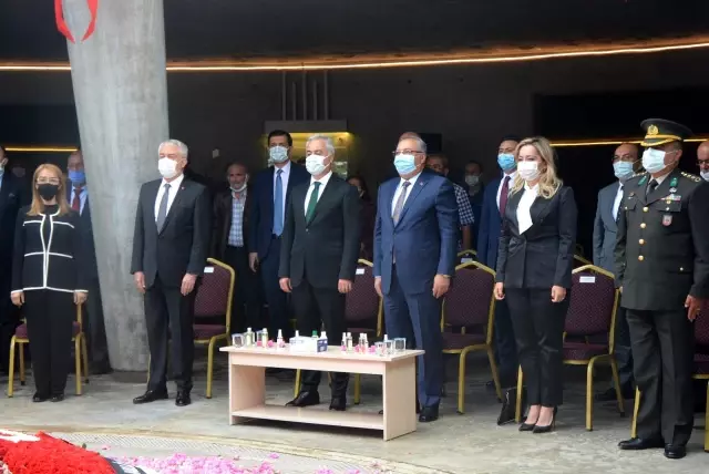9.Cumhurbaşkanı Süleyman Demirel vefatının 6'ncı yılında kabri başında kısıtlı katılımla anıldı
