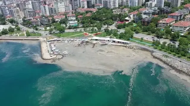 Anadolu Yakası sahillerinde müsilaj yoğunluğu yer yer devam ediyor