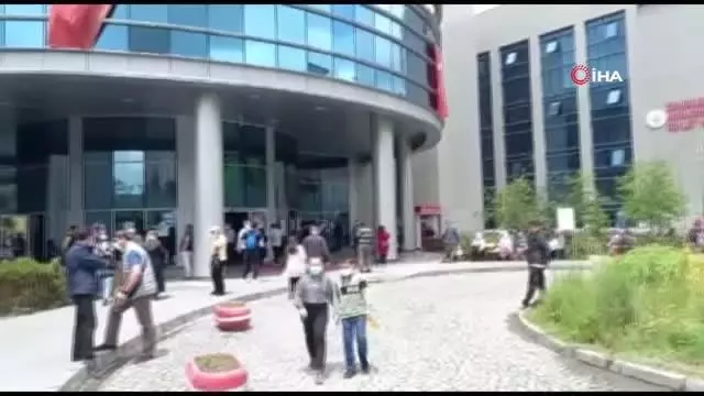 Aşı sırasının kendilerine gelmesini beklediler