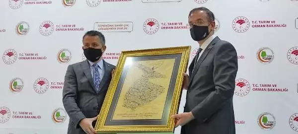 Pakdemirli: Pandemi sonrası dünyada verimli arazilere, sağlıklı ekosistemlere her zamankinden çok daha fazla ihtiyacımız olduğunu net bir şekilde...