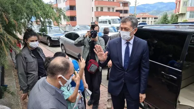 Son dakika... Milli Eğitim Bakanı Selçuk, ziyaretlerde bulundu