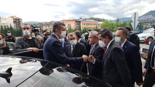 Son dakika... Milli Eğitim Bakanı Selçuk, ziyaretlerde bulundu