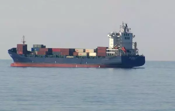 Balıkçı teknesine çarpan kargo gemisinin görüntüsü Balıkçı teknesine çarpan kargo gemisinin görüntüsü