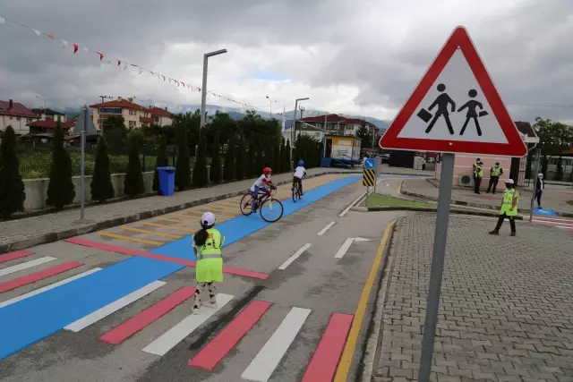 Çocuklara eğitim parkında 'trafik bilinci' kazandırılıyor