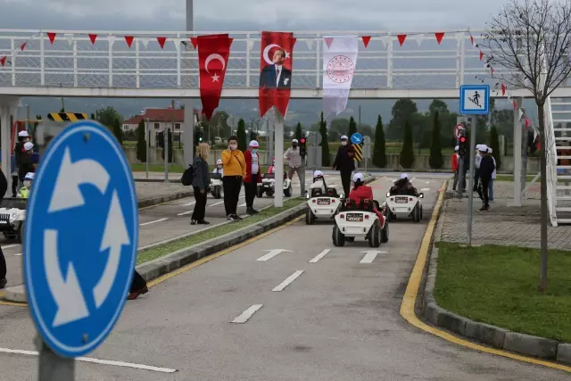 Çocuklara eğitim parkında 'trafik bilinci' kazandırılıyor