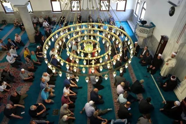 Diyanet İşleri Başkanı Erbaş, Kuzey Makedonya'nın Gostivar şehrindeki Saat Camisi'ni ziyaret etti