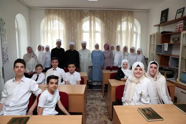Diyanet İşleri Başkanı Erbaş, Kuzey Makedonya'nın Gostivar şehrindeki Saat Camisi'ni ziyaret etti