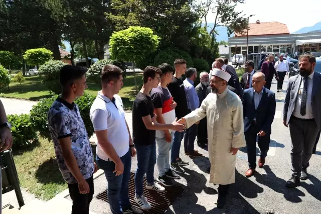 Diyanet İşleri Başkanı Erbaş, Kuzey Makedonya'nın Gostivar şehrindeki Saat Camisi'ni ziyaret etti