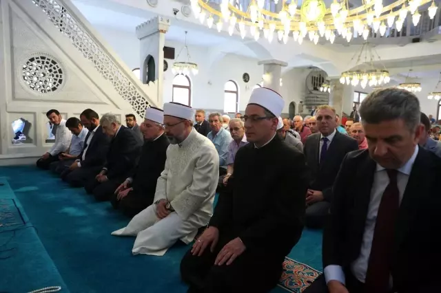 Diyanet İşleri Başkanı Erbaş, Kuzey Makedonya'nın Gostivar şehrindeki Saat Camisi'ni ziyaret etti