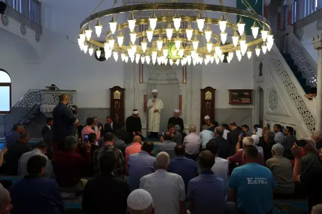 Diyanet İşleri Başkanı Erbaş, Kuzey Makedonya'nın Gostivar şehrindeki Saat Camisi'ni ziyaret etti