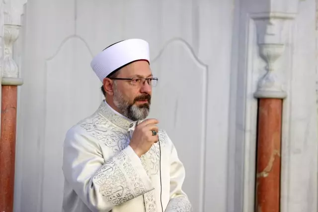 Diyanet İşleri Başkanı Erbaş, Kuzey Makedonya'nın Gostivar şehrindeki Saat Camisi'ni ziyaret etti