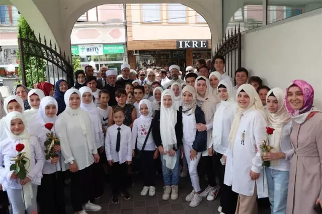 Diyanet İşleri Başkanı Erbaş, Kuzey Makedonya'nın Gostivar şehrindeki Saat Camisi'ni ziyaret etti Diyanet İşleri Başkanı Erbaş, Kuzey Makedonya'nın Gostivar şehrindeki Saat Camisi'ni ziyaret etti