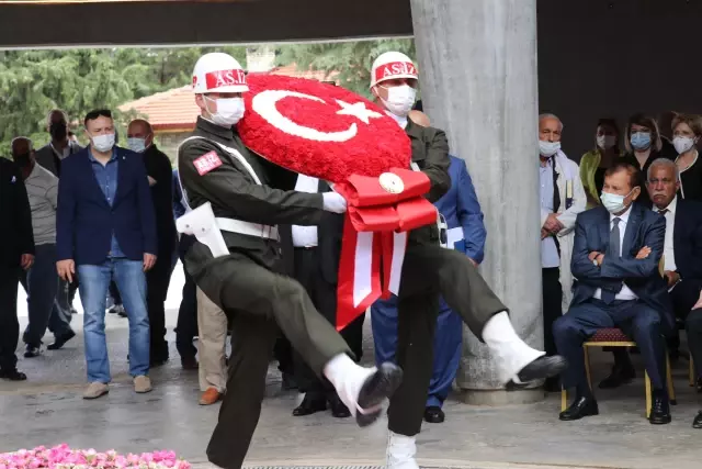 Dokuzuncu Cumhurbaşkanı Süleyman Demirel mezarı başında anıldı
