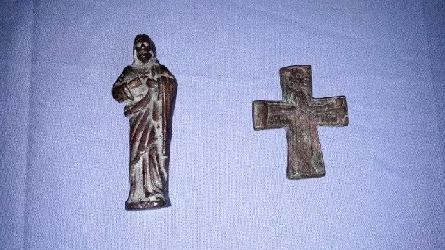 Elindeki tarihi eserleri satamadan yakalandı