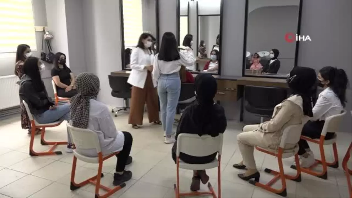 'Emeğim' kursları, üniversite öğrencilerinin destekçisi oldu