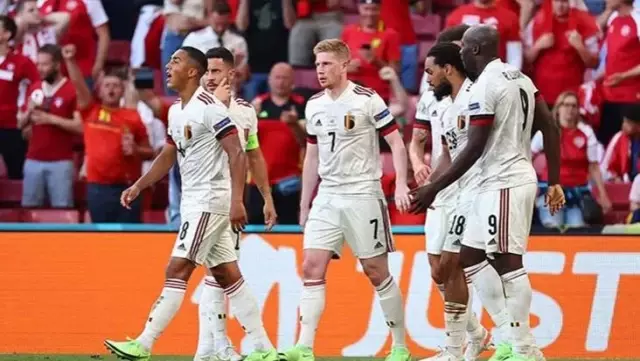 EURO 2020 B Grubu'nda Kevin De Bruyne'nin yıldızlaştığı maçta Belçika, Danimarka'yı 2-1 mağlup etti EURO 2020 B Grubu'nda Kevin De Bruyne'nin yıldızlaştığı maçta Belçika, Danimarka'yı 2-1 mağlup etti