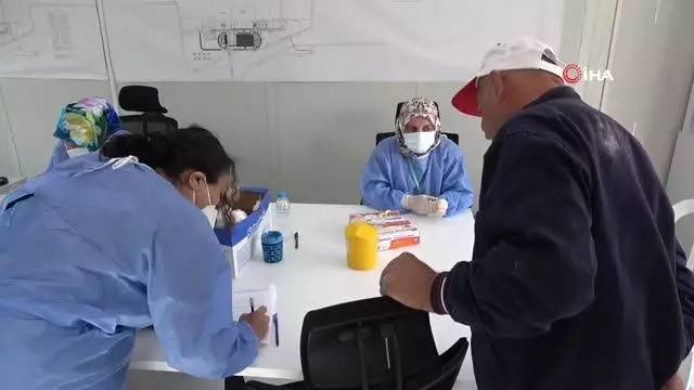 Havalimanı inşaatı işçilerine aşılama