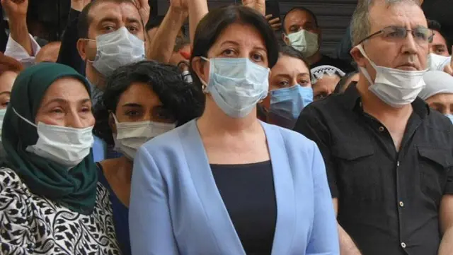 HDP Eş Başkanı Pervin Buldan: Saldırı 30 dakika sonra gerçekleşseydi katliam olacaktı HDP Eş Başkanı Pervin Buldan: Saldırı 30 dakika sonra gerçekleşseydi katliam olacaktı