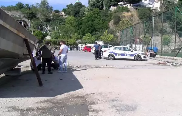 İSTANBUL BOĞAZI'NDA BALIKÇI TEKNESİNE GEMİ ÇARPTI 2 ÖLÜ, 1 YARALI yeniden