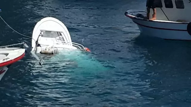 İstanbul Boğazı'nda gemi ile balıkçı teknesi çarpıştı