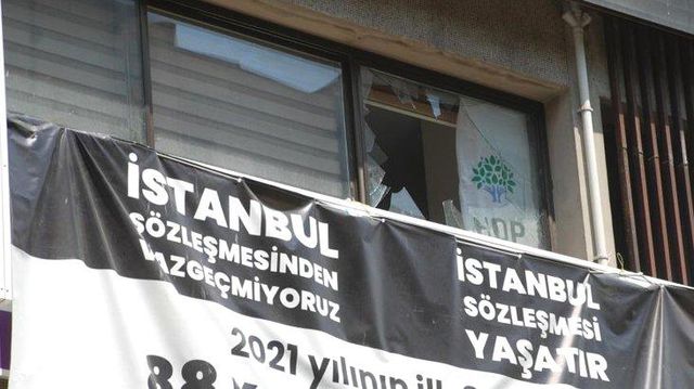 izmir il binasina yapilan baskinla ilgili hdp den 14206571 1305 o