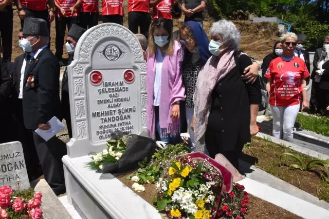 Kıbrıs Gazisi merhum Şükrü Tandoğan mezarı başında anıldı Kıbrıs Gazisi merhum Şükrü Tandoğan mezarı başında anıldı