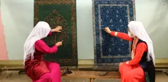 Afganistan: Kırgız kadınların ilmek ilmek dokuduğu özel motifli halılar yurt dışına gönderiliyor Afganistan: Kırgız kadınların ilmek ilmek dokuduğu özel motifli halılar yurt dışına gönderiliyor