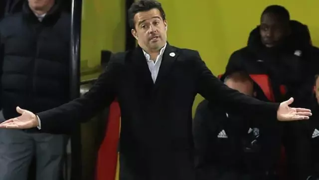 Marco Silva'nın Fenerbahçe'nin yeni hocası olacağı haberlerine taraftarlar ateş püskürdü Marco Silva'nın Fenerbahçe'nin yeni hocası olacağı haberlerine taraftarlar ateş püskürdü