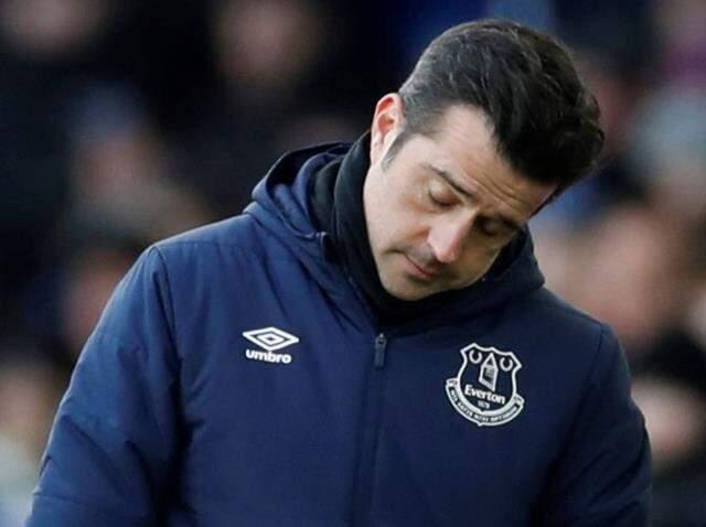 Marco Silva'nın Fenerbahçe'nin yeni hocası olacağı haberlerine taraftarlar ateş püskürdü Marco Silva'nın Fenerbahçe'nin yeni hocası olacağı haberlerine taraftarlar ateş püskürdü