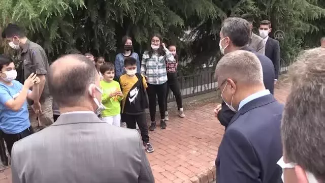 Son dakika... Milli Eğitim Bakanı Selçuk, ziyaretlerde bulundu
