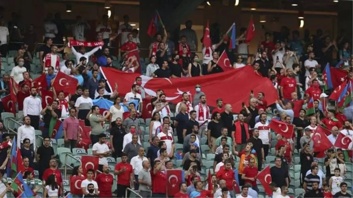 Dün akşam en çok tribündekiler yıkıldı! Azerbaycan'a giden taraftarlar hayal kırıklığına uğradı
