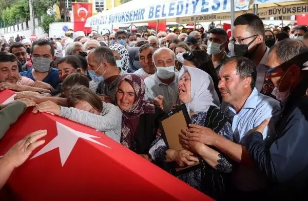 Son dakika gündem: MUĞLA'DA ŞEHİT POLİS İÇİN TÖREN; ANNE VE BABASI SELAM DURDU