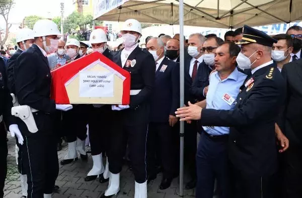 Son dakika gündem: MUĞLA'DA ŞEHİT POLİS İÇİN TÖREN; ANNE VE BABASI SELAM DURDU