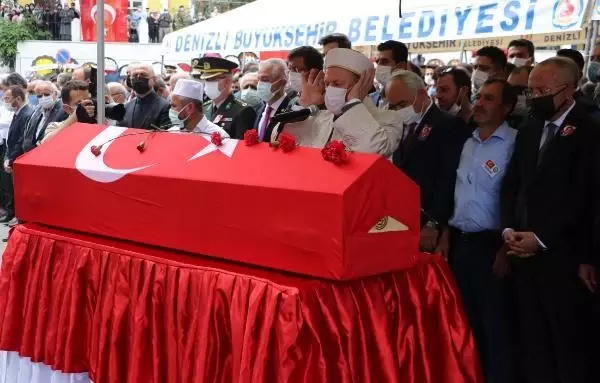 Son dakika gündem: MUĞLA'DA ŞEHİT POLİS İÇİN TÖREN; ANNE VE BABASI SELAM DURDU