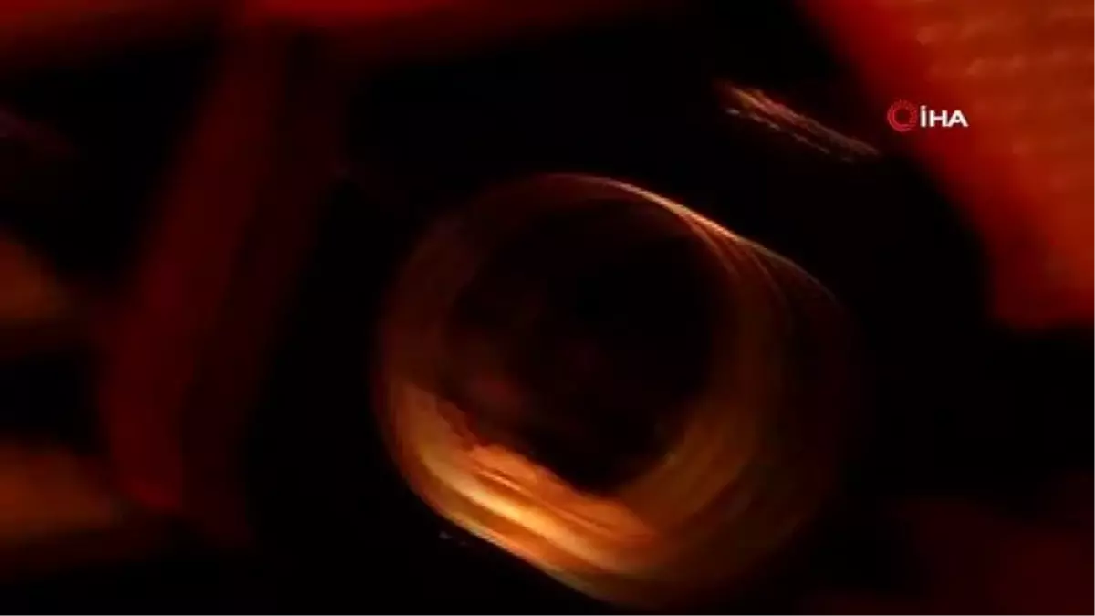 Park halindeki otomobil alev alev yandı