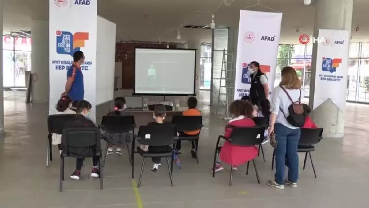Rize'de miniklere 'Afet farkındalık eğitimi' veriliyor
