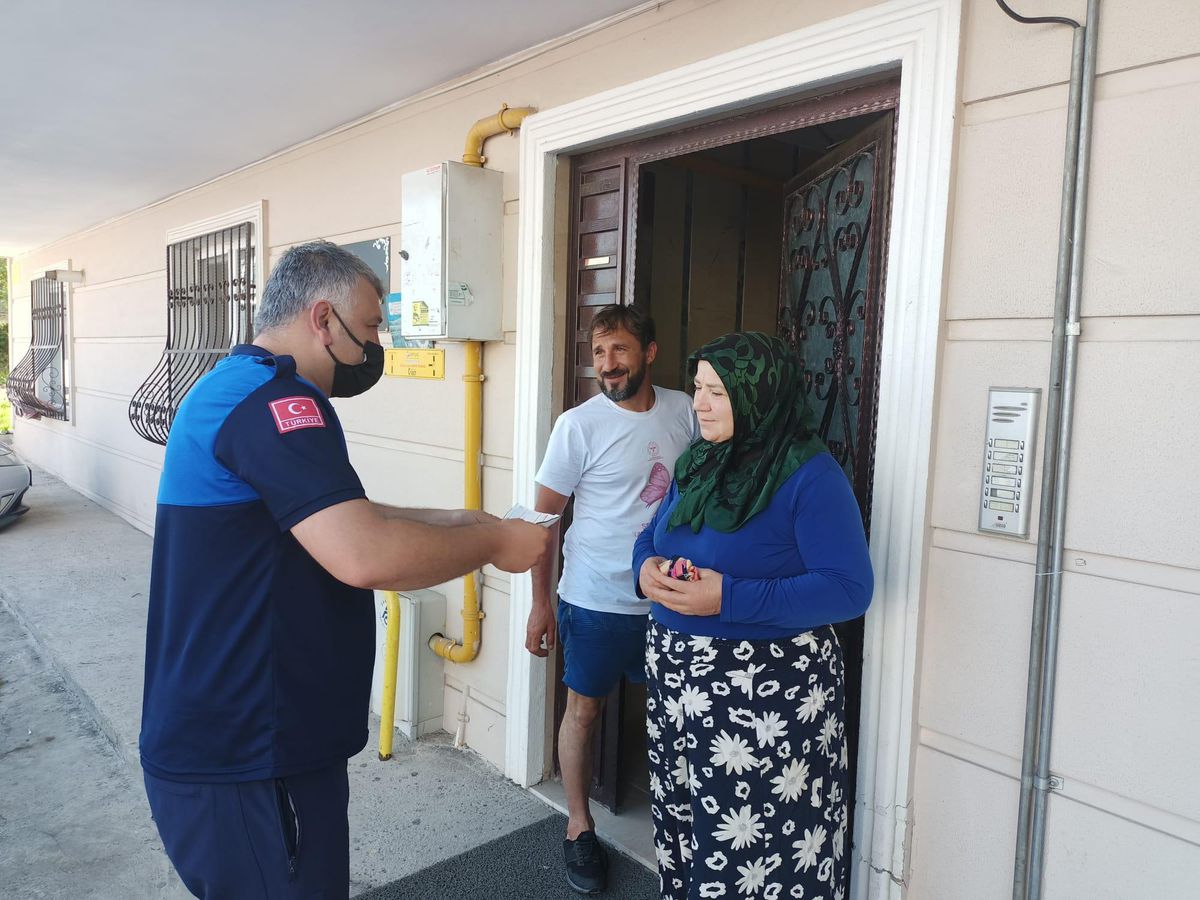 Samsun'da Hatice teyzenin pazarda kaybettiği kurban parası zabıtanın çabasıyla bulundu