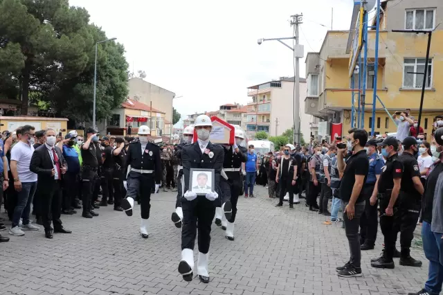 Son dakika gündem: MUĞLA'DA ŞEHİT POLİS İÇİN TÖREN; ANNE VE BABASI SELAM DURDU Son dakika gündem: MUĞLA'DA ŞEHİT POLİS İÇİN TÖREN; ANNE VE BABASI SELAM DURDU