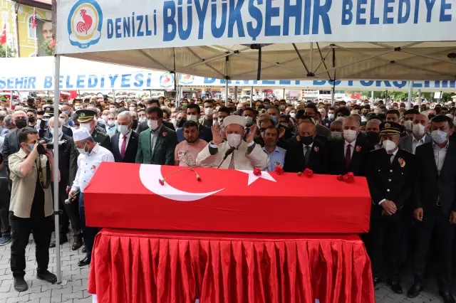Son dakika gündem: MUĞLA'DA ŞEHİT POLİS İÇİN TÖREN; ANNE VE BABASI SELAM DURDU