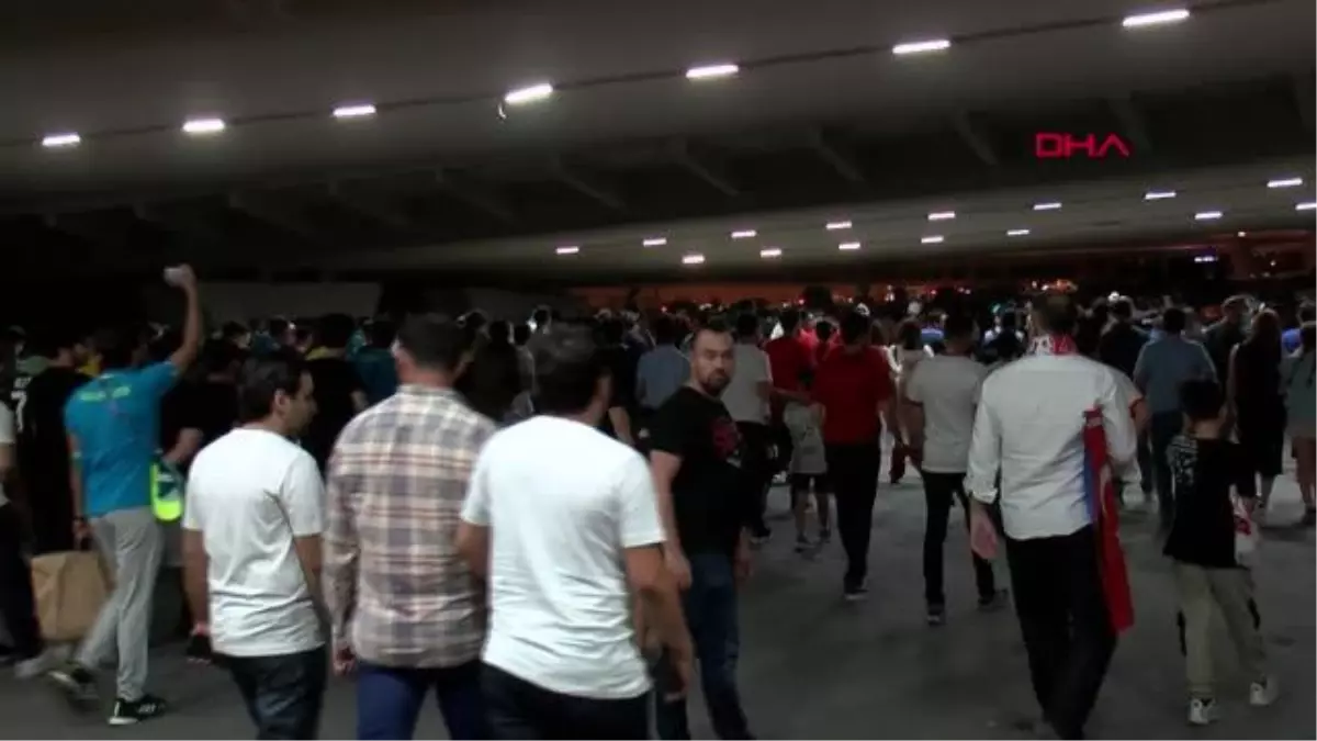 SPOR Türk taraftarlar Milli Takım'ın oyununa üzüldü