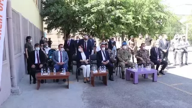 Son dakika: Türkiye'nin 81 ilinden sağlanan destekle şehit polis Kurtul adına kütüphane oluşturuldu Son dakika: Türkiye'nin 81 ilinden sağlanan destekle şehit polis Kurtul adına kütüphane oluşturuldu