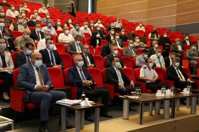 Vali Masatlı: 'Sorunlarla yüz yüze gelip, çözüm önerileri üretiyoruz' Vali Masatlı: 'Sorunlarla yüz yüze gelip, çözüm önerileri üretiyoruz'