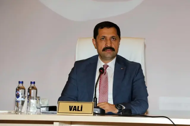 Vali Masatlı: 'Sorunlarla yüz yüze gelip, çözüm önerileri üretiyoruz' Vali Masatlı: 'Sorunlarla yüz yüze gelip, çözüm önerileri üretiyoruz'