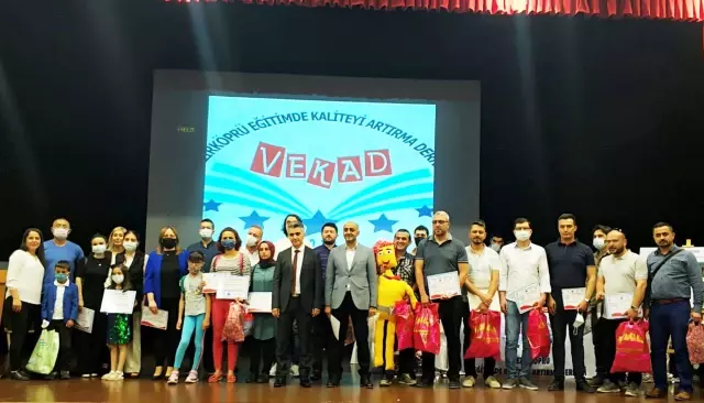 Vezirköprü'de bir yılda yaklaşık 2 ton atık yağ toplayan öğrenciler ödüllendirildi