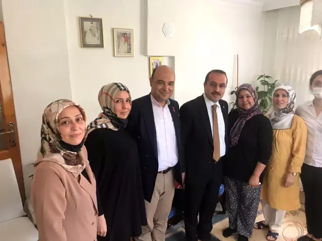 AK Parti'li Kırkpınar, Kemalpaşa'da vatandaşlarla bir araya geldi AK Parti'li Kırkpınar, Kemalpaşa'da vatandaşlarla bir araya geldi
