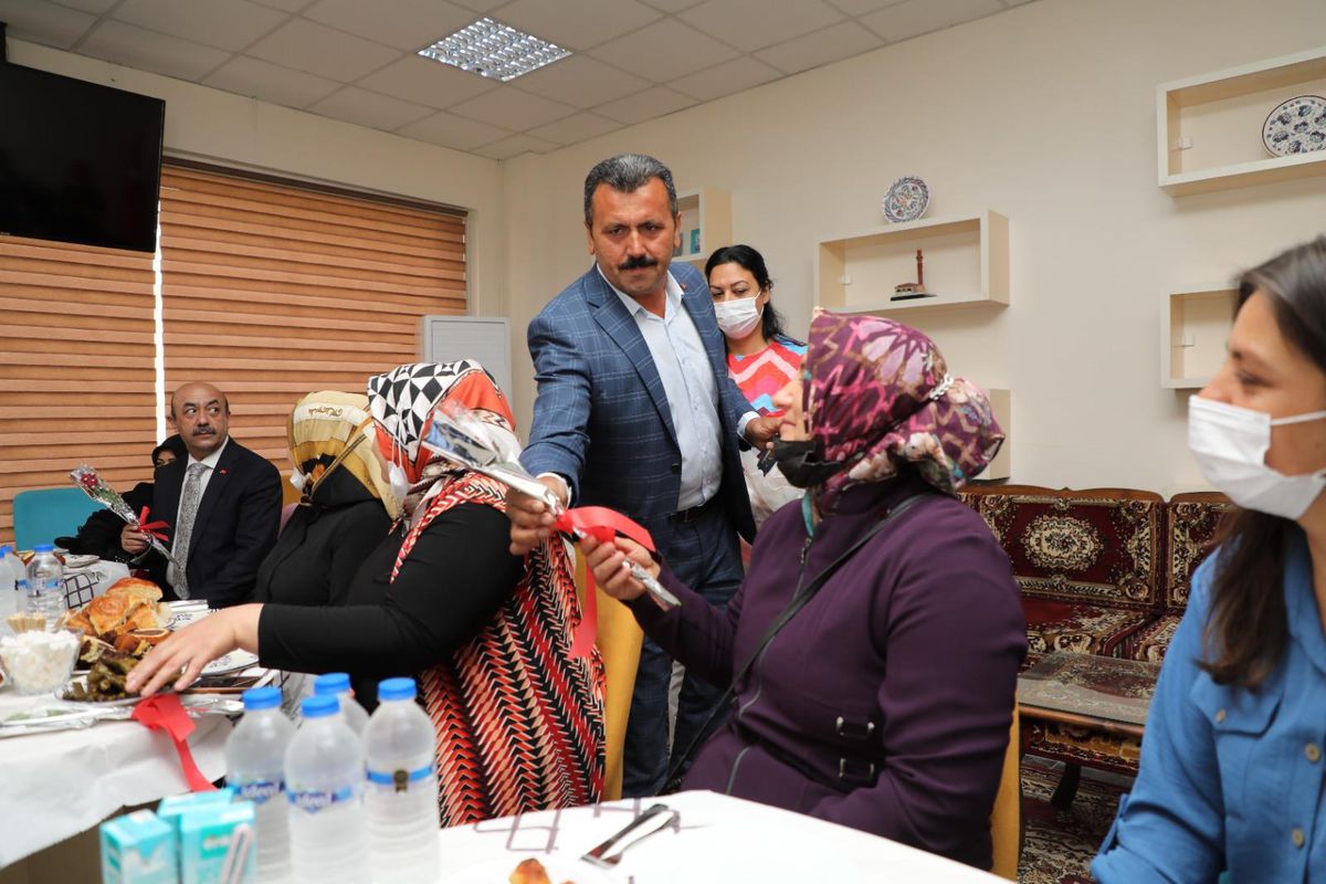 Otizmli öğrencilerin velileriyle muhtar arasındaki küslük son buldu
