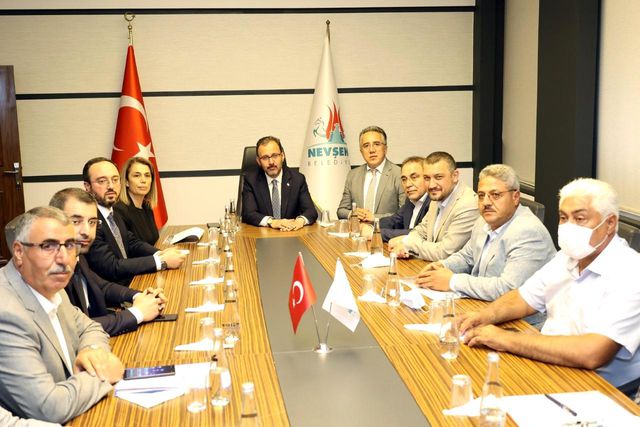 Son dakika haber... Bakan Kasapoğlu, Nevşehir Belediyesini ziyaret etti